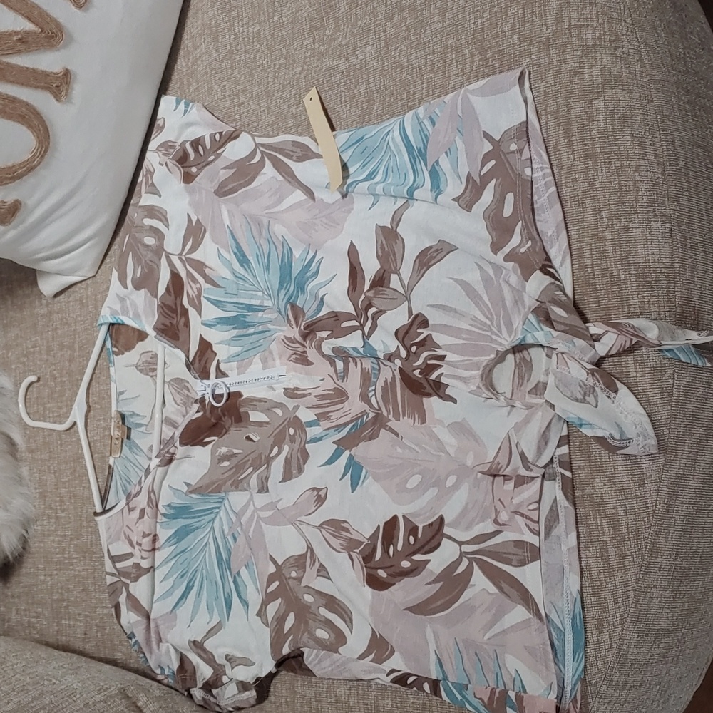 Brand new beautiful colors top
